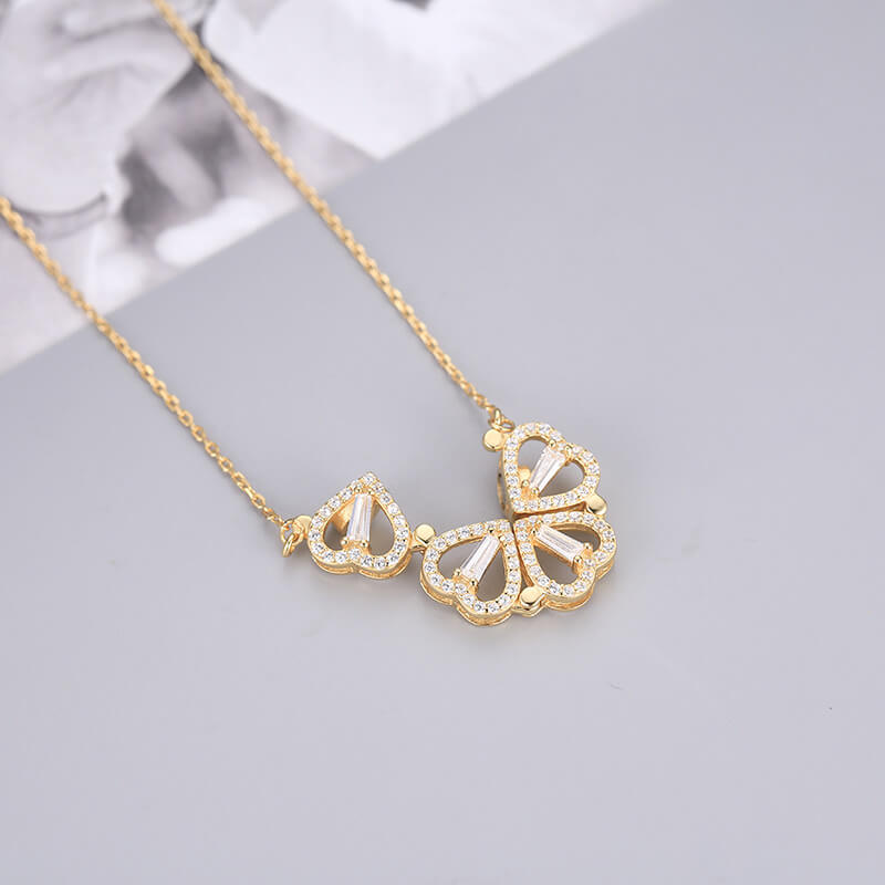 JINEE Clover Leaf Necklace